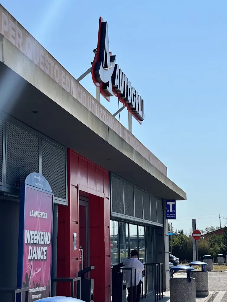 Hatef Rad_Autogrill Rubicone Est_Savignano sul Rubicone_review