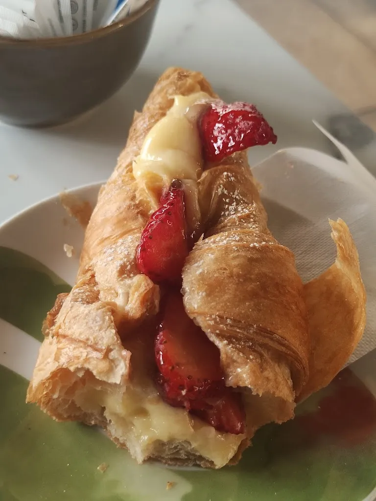 Iris O_Caffè Centrale Bar Pasticceria bistrot_Savignano sul Rubicone_recensione