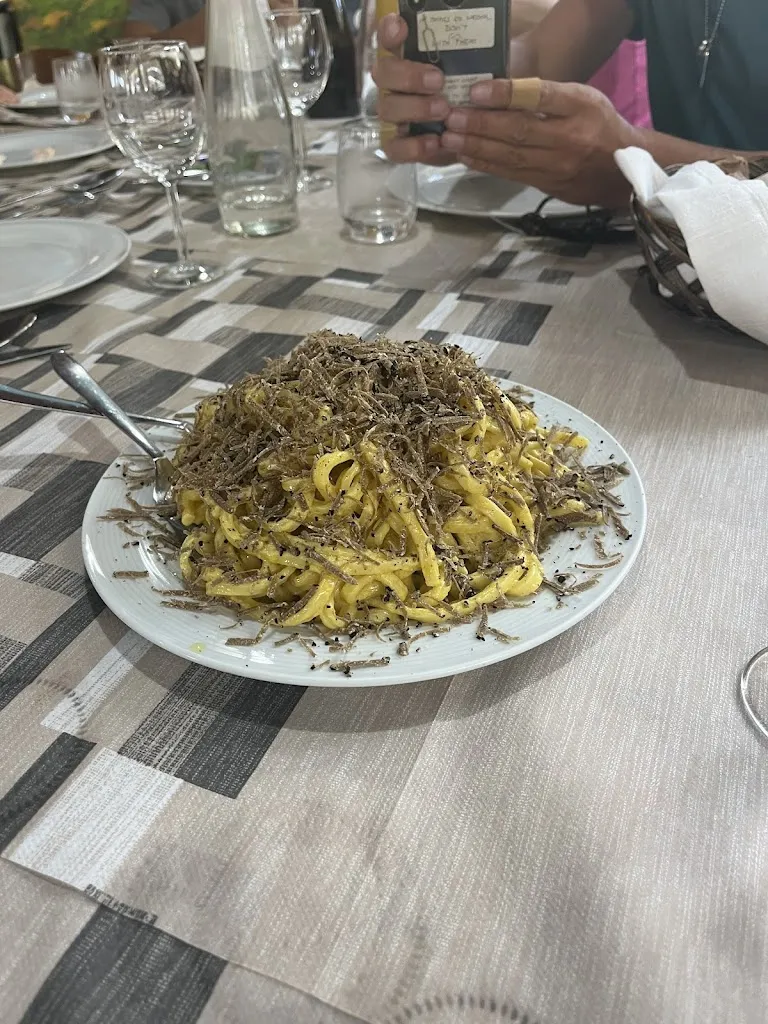 Alexis Lux_Agriturismo L'Alveare_Roccascalegna_review