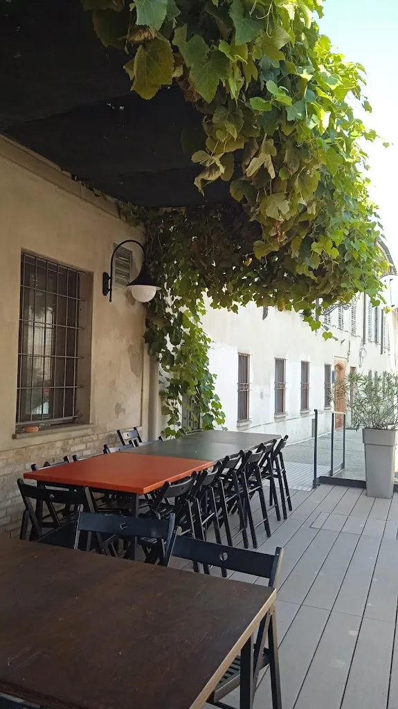 Trattoria Al Voltone restaurant in Soragna