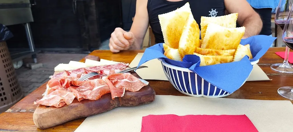 Stefy_Chalet Pian Della Giara_Tizzano Val Parma_review