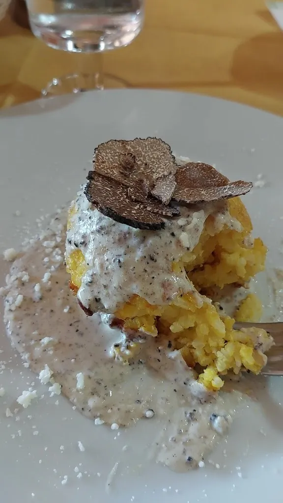 Ristorante Pizzeria Valceno_Varano De' Melegari_slider_image_1