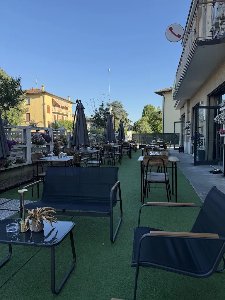 Extreme street restaurant restaurant in Venezzano