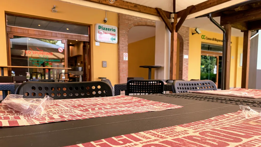 Lo Spuntino Pizzeria da Asporto restaurant in Venezzano