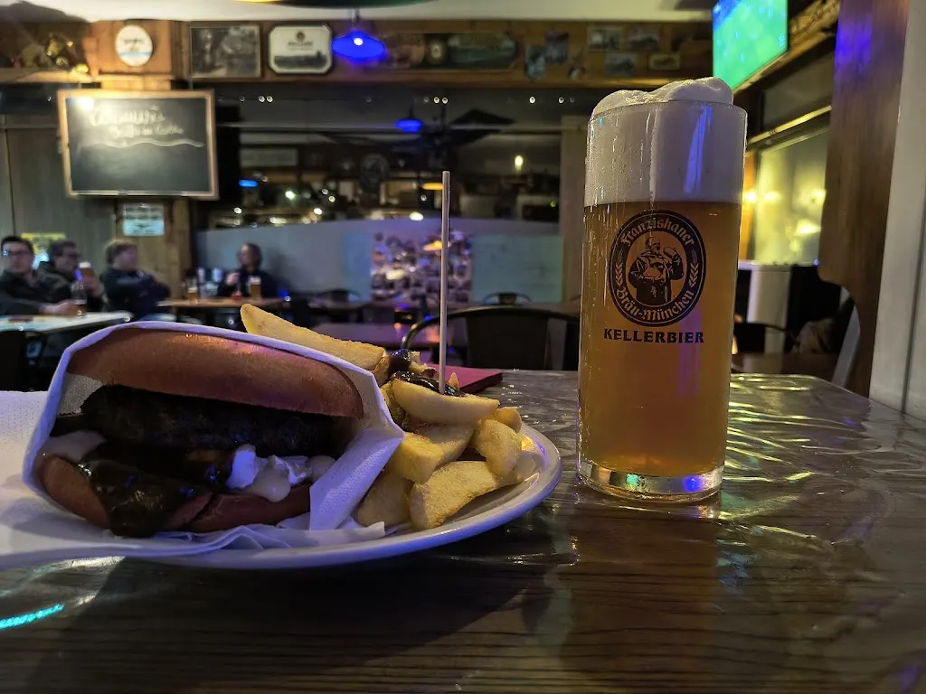 Grölen~Birreria~Paninoteca_Traversetolo_slider_image_2