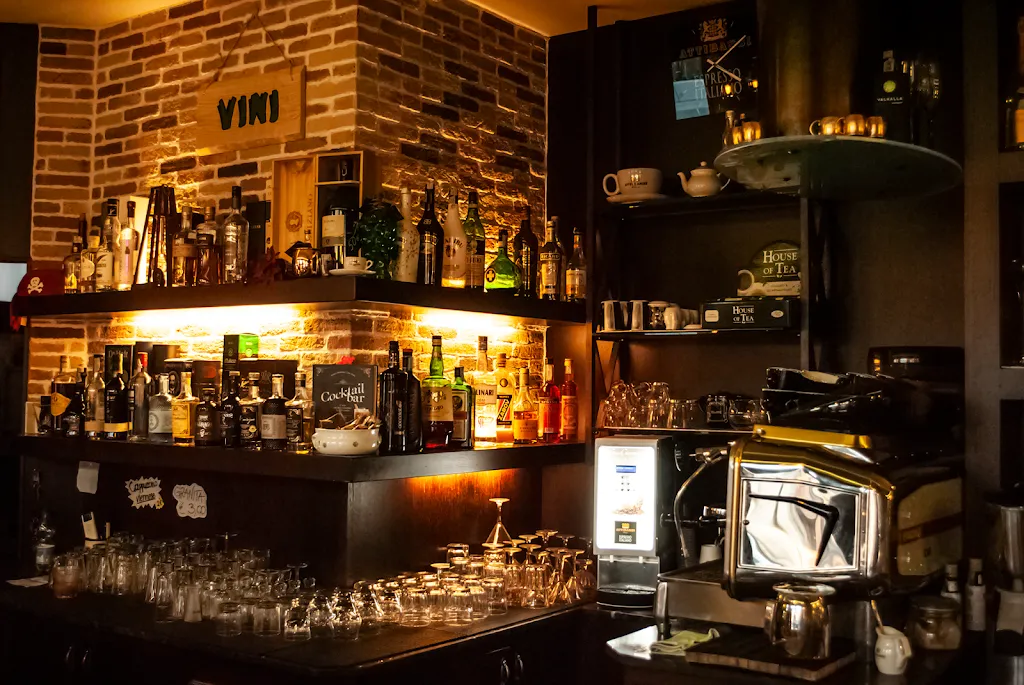 Divino Wine Bar restaurant in Vergato