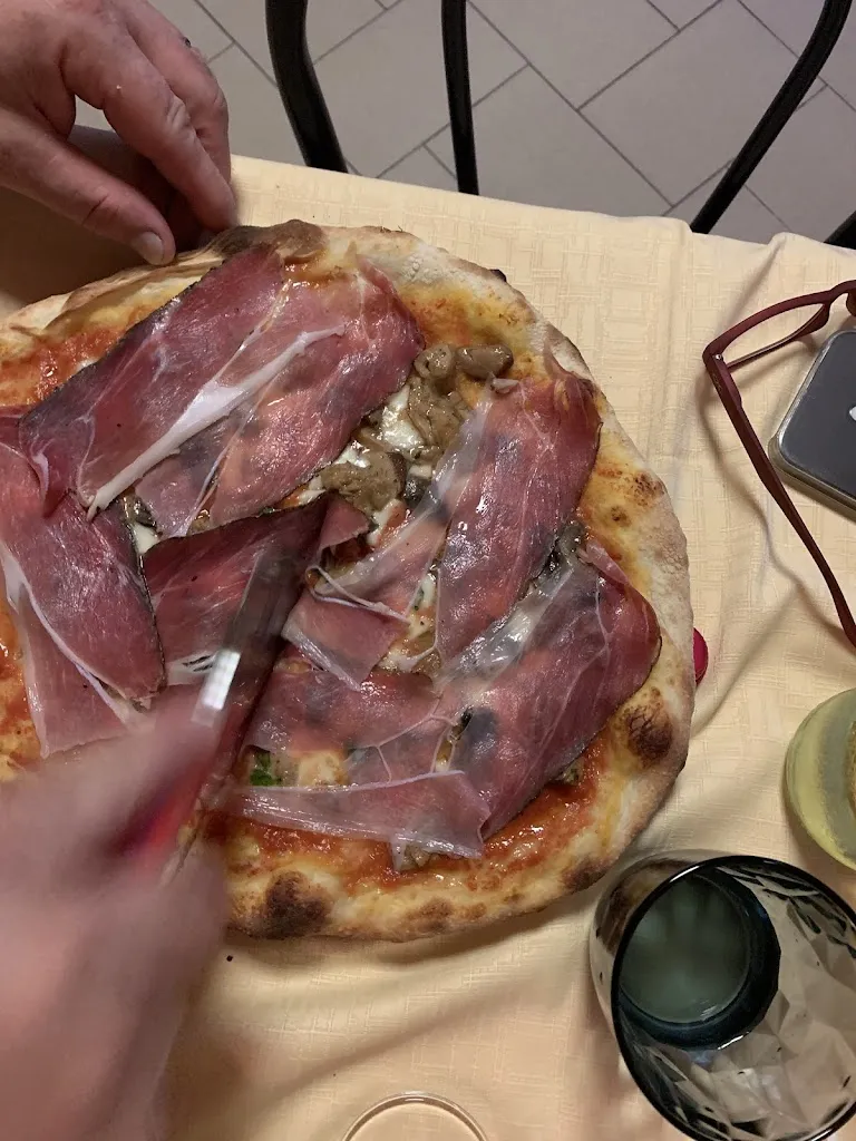 Marina “Mimi” Prampolini_Pizzeria Bar La Valle_Vetto_recensione