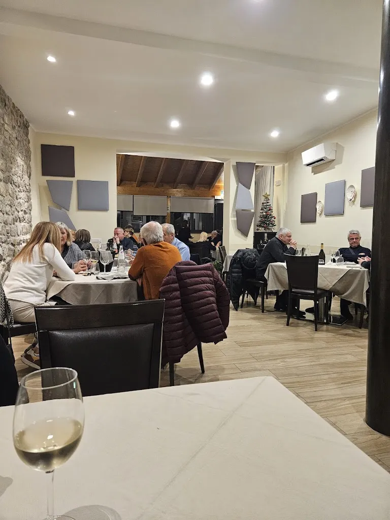 Il Ritrovo Ristorante restaurant in Vezzano sul Crostolo