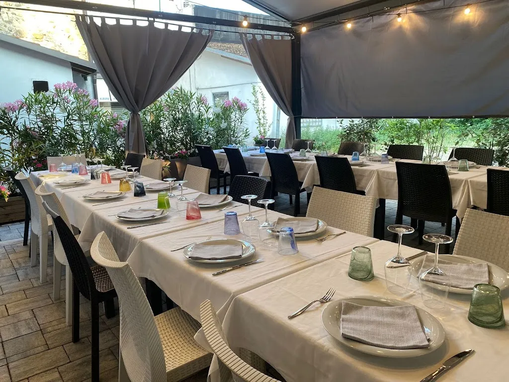 Osteria dei Due Mari restaurant in Vignola