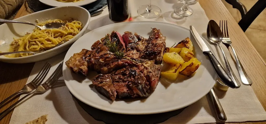 Ian Smith_Farmhouse Da Carlini_Verucchio_review