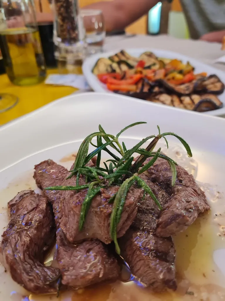 Natali Gil_Bar Pizzeria Ristorante TRE ARCHI_Villa Minozzo_recensione