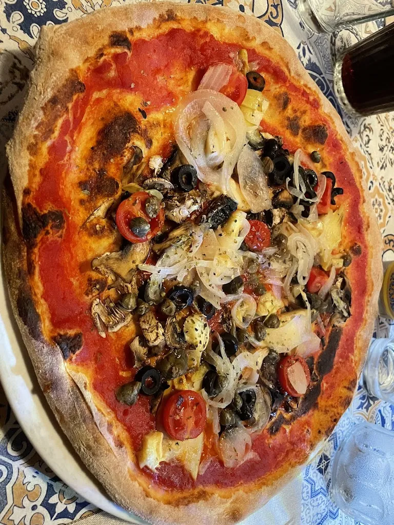 Pizzeria da Carla_Zocca_slider_image_3