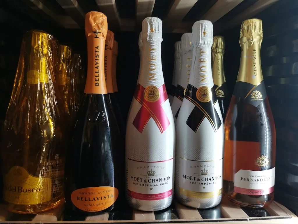 Bar Enoteca Why Not_Zocca_slider_image_2