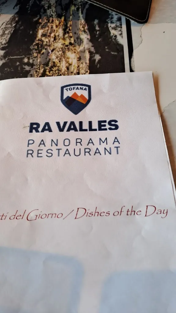 Horia Banciu_Capanna Ra Valles 2470 m_Ampezzo_review