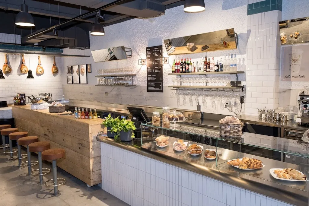 Prosciutteria IE Palmanova Outlet restaurant in Aiello del Friuli