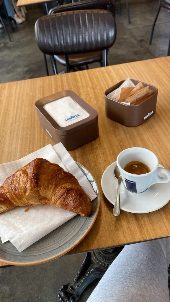 Ilyes Nafouti_Hamerica's outlet Palmanova_Aiello del Friuli_review