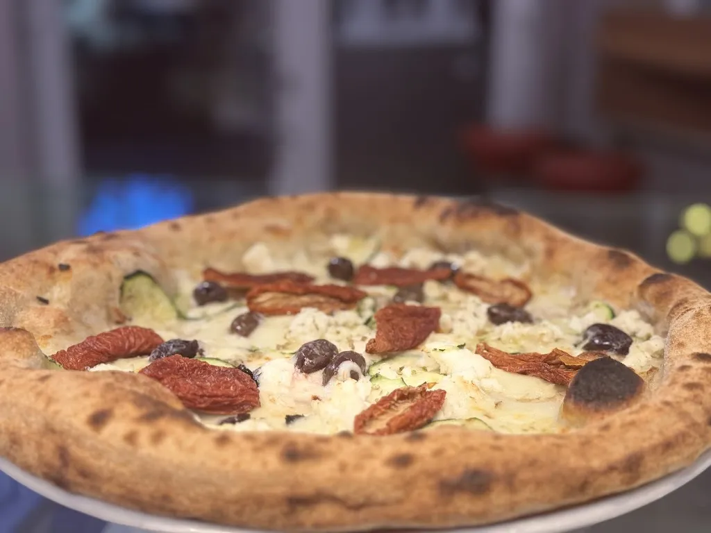 Pizza Helios_Artegna_slider_image_2