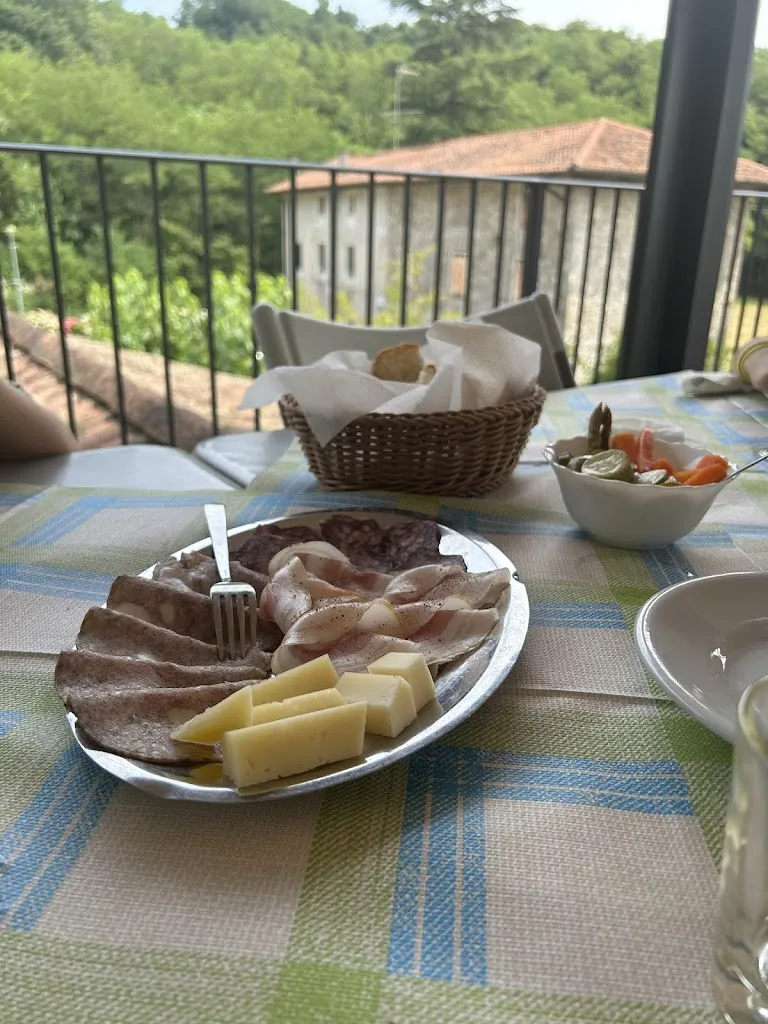 Amymarie Mahery_Agriturismo Ai Faris_Attimis_review