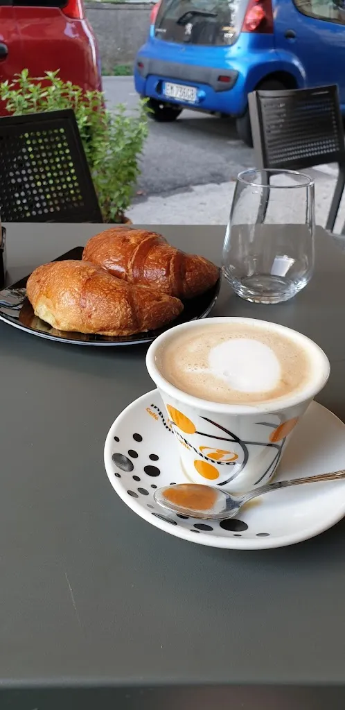 Bar trattoria al viale_Aurisina_slider_image_2