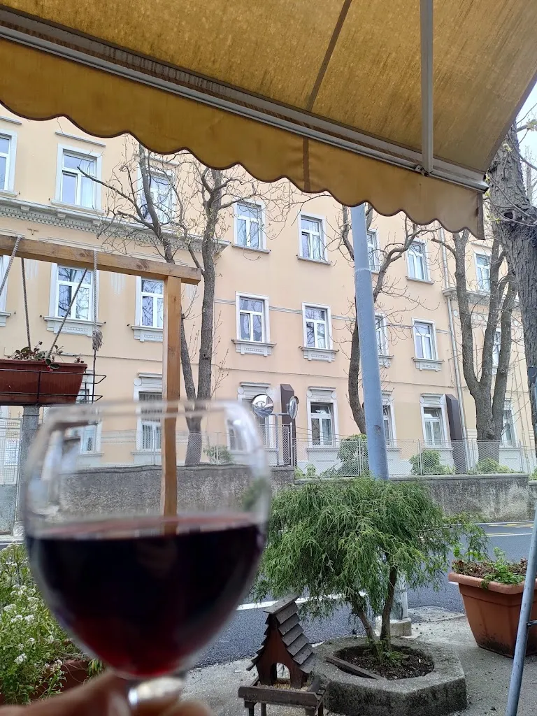 Bar trattoria al viale_Aurisina_slider_image_3