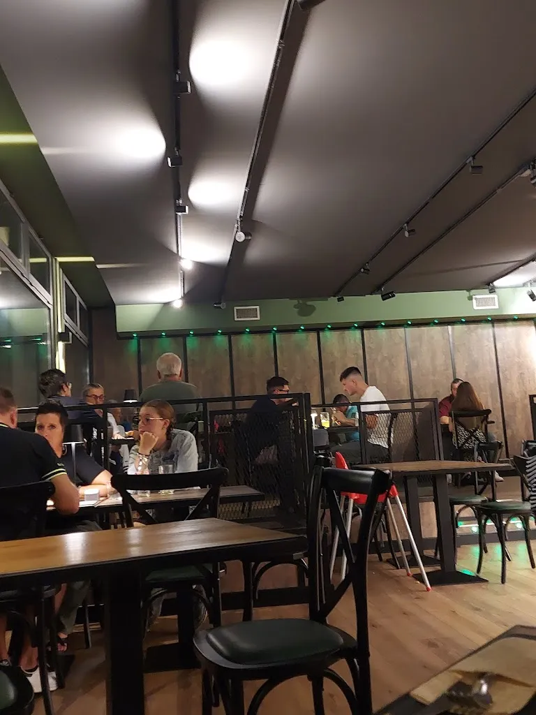 Giulia. Smith._BORDERS_Azzano Decimo_review