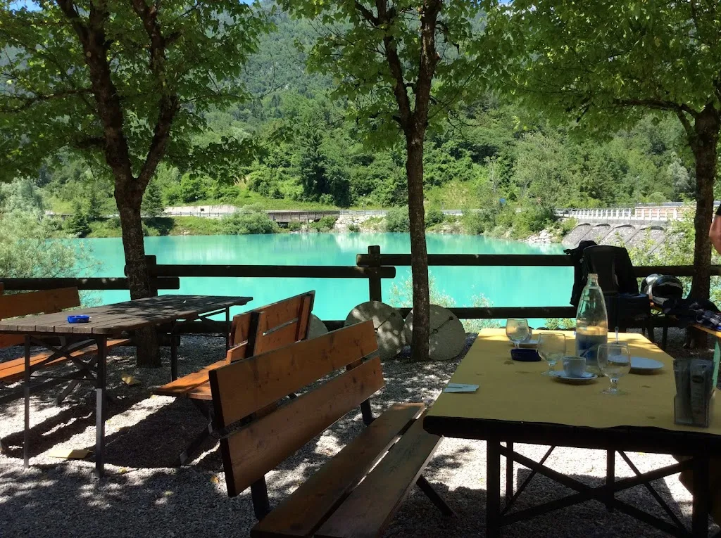 Osteria Ponte Antoi restaurant in Barcis