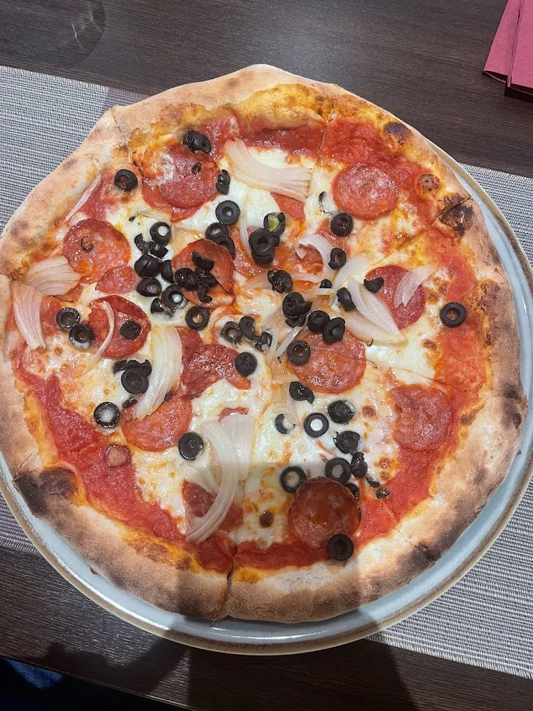Alyssa Eilefson_Pizzeria Joi_Aviano_review