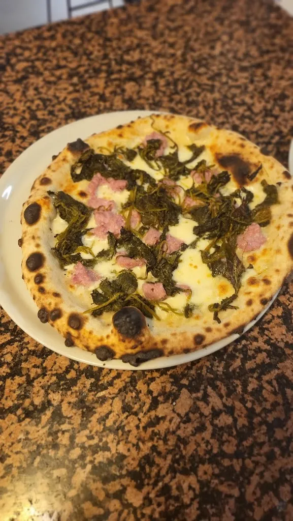 Vicolo 16 risto-pizzeria_Aviano_slider_image_3