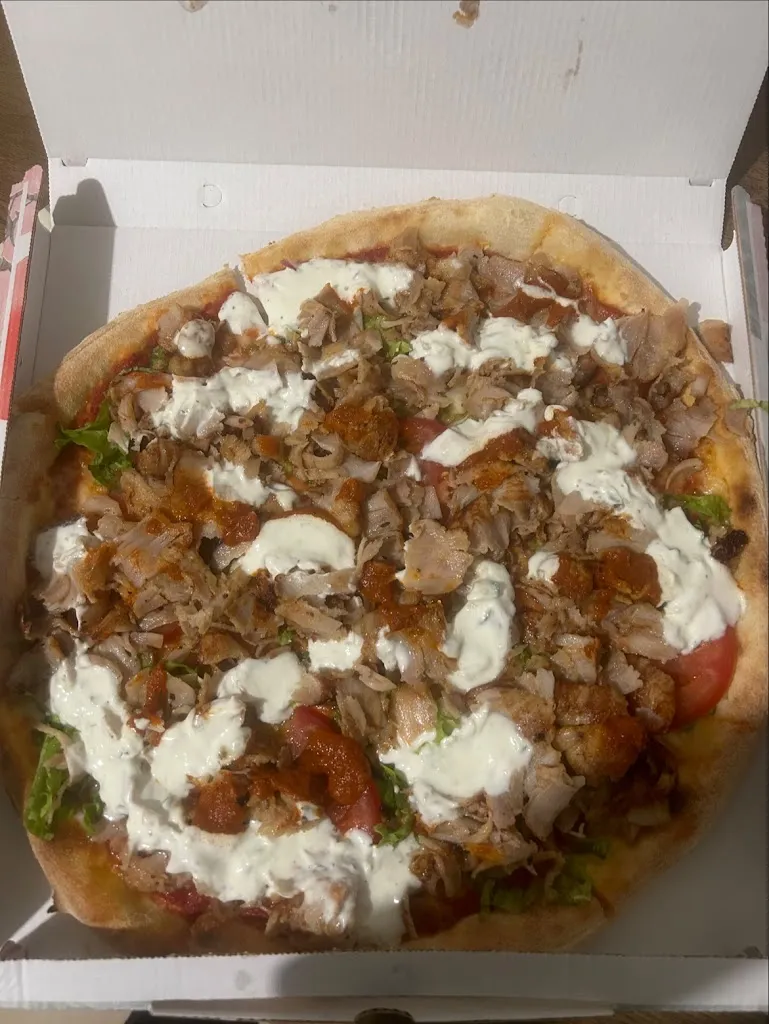 Kinzy B._Buonissimo Pizza & Kebab_Aviano_review