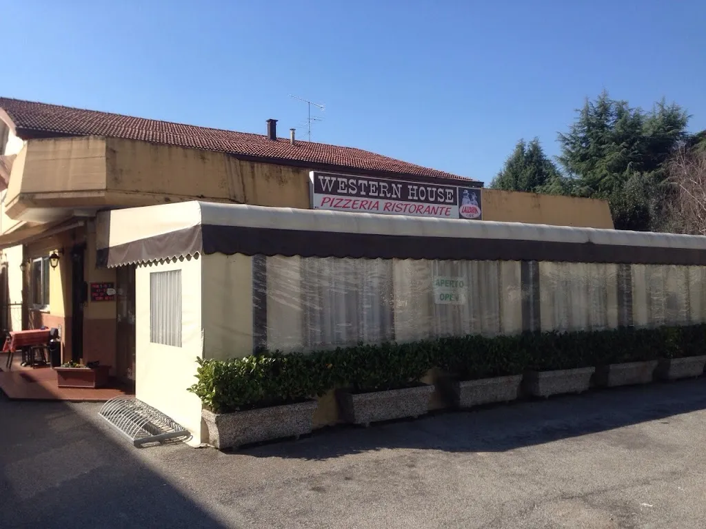 Randall Broome_Western House_Aviano_review