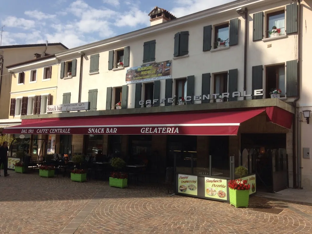 Randall Broome_Caffe 'Gelateria Central Muin Maria Grazia_Aviano_recensione