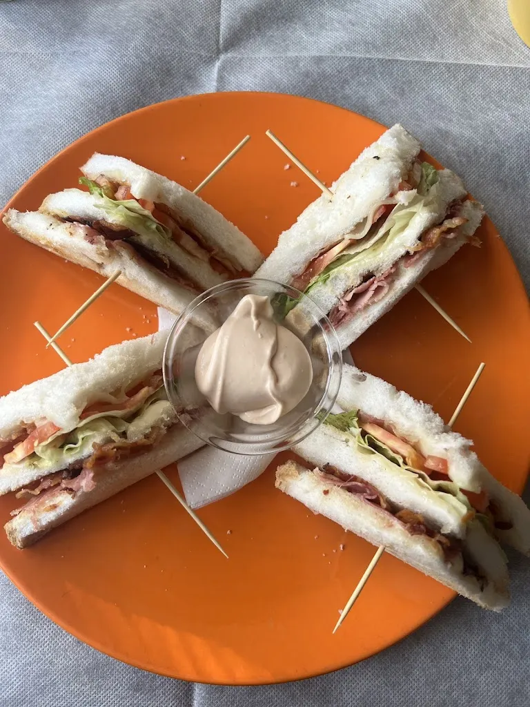 M Howell_Trattoria - Pizzeria Aviano Inn_Aviano_review