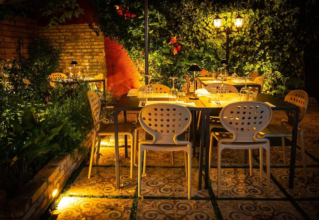 2 lanterne kitchen restaurant in Avezzano