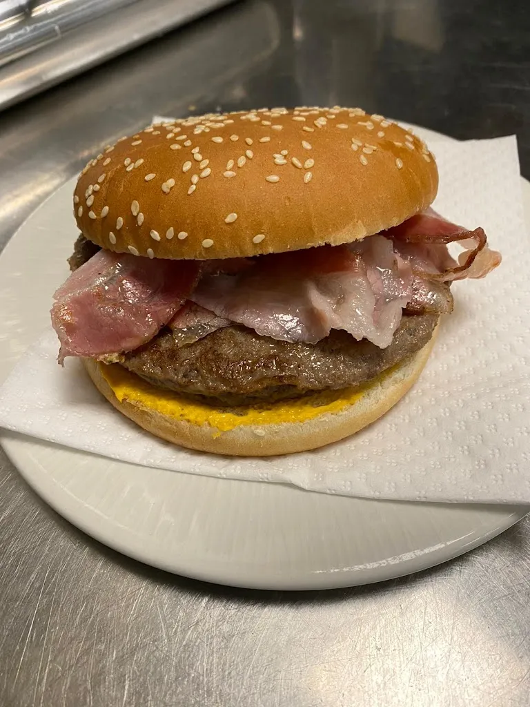 Rosso e Nero_Roccaraso_slider_image_3