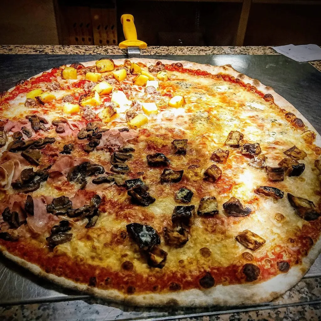 Jolly Pizza Risto-Bar_Brugnera_slider_image_3