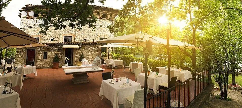 Castello Malvezzi restaurant in Bressa