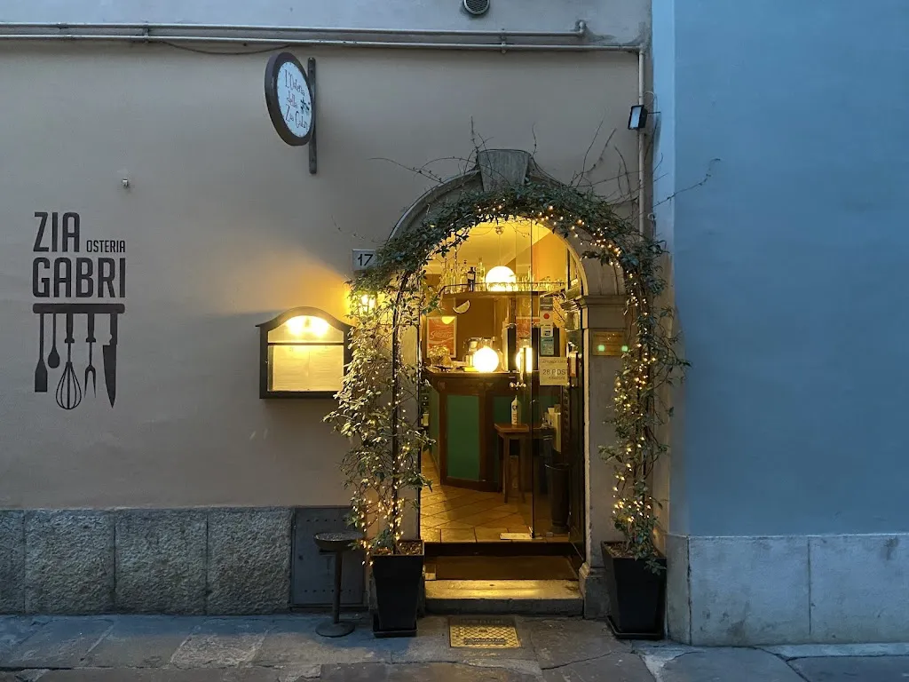 L'Osteria Della Zia Gabri restaurant in Bressa