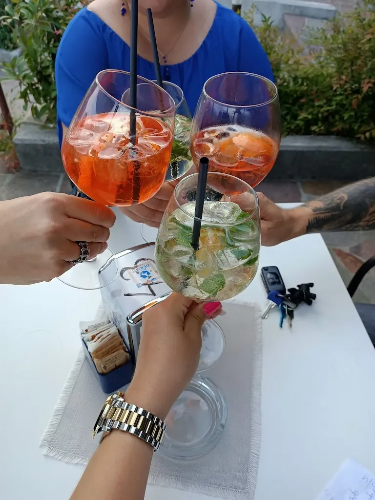 Menu_Black & White. Food & Drink_Cassacco_image_7