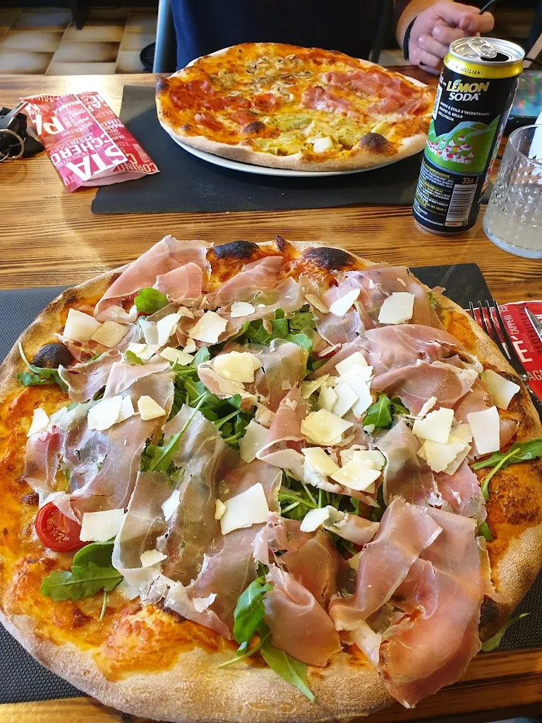 Agnieszka Ś._Black & White. Food & Drink_Cassacco_review