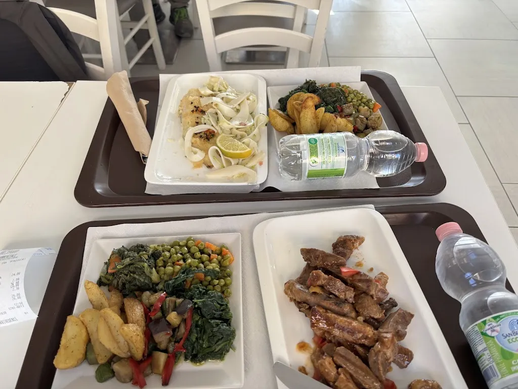 Nick Hynes_Bar Risto self Mamma Tina_Sambuceto_recensione