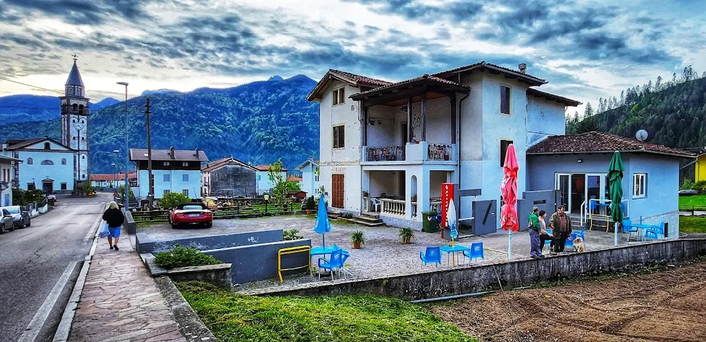 Bar paradosso. restaurant in Cercivento