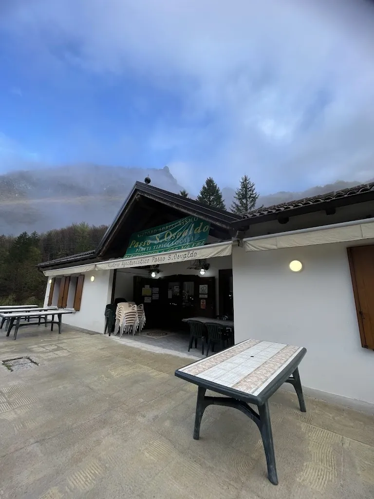 Agriturismo Passo Sant'Osvaldo restaurant in Cimolais