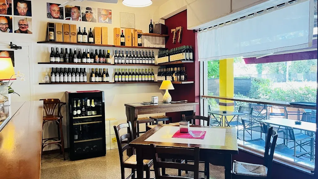 Osteria Bar 77 restaurant in Cavolano-Schiavoi