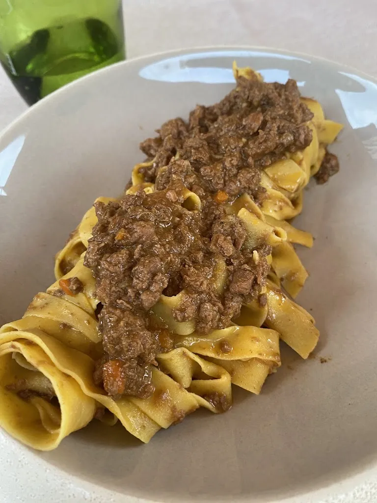 Cellist ESTHER_Le Contrade_Cavolano-Schiavoi_review