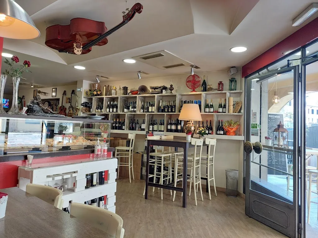 Osteria dei Musicisti restaurant in Cavolano-Schiavoi