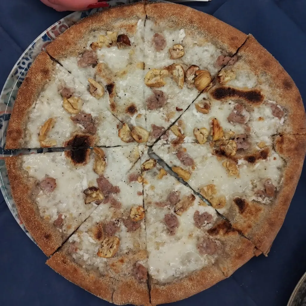 Maurizio Dall'Ava_Pizzeria da Gianni & Anna_Cavolano-Schiavoi_review