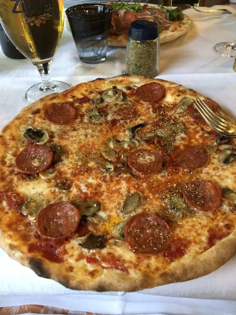 Molly Peterson_Ristorante Cellini_Cavolano-Schiavoi_review