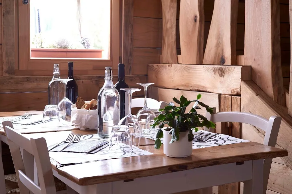 Ristorante Borgo Nomplan restaurant in Comeglians