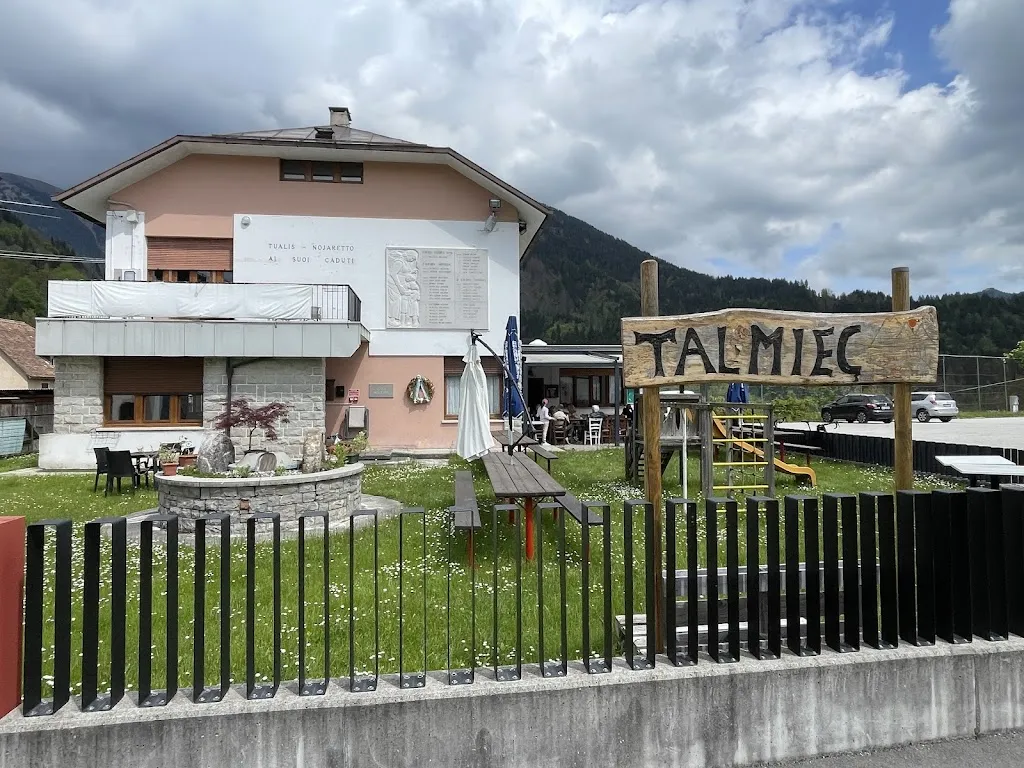 Al Gan_Comeglians_slider_image_3