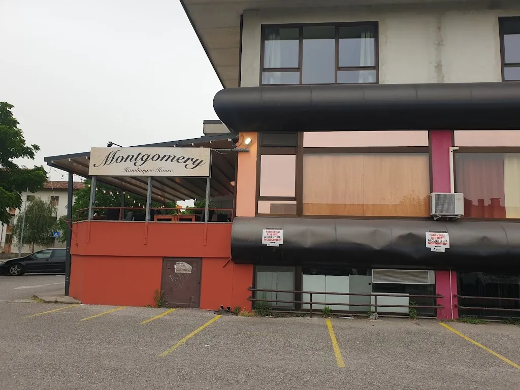 Toujours Bienveillante_Montgomery_Codroipo_review